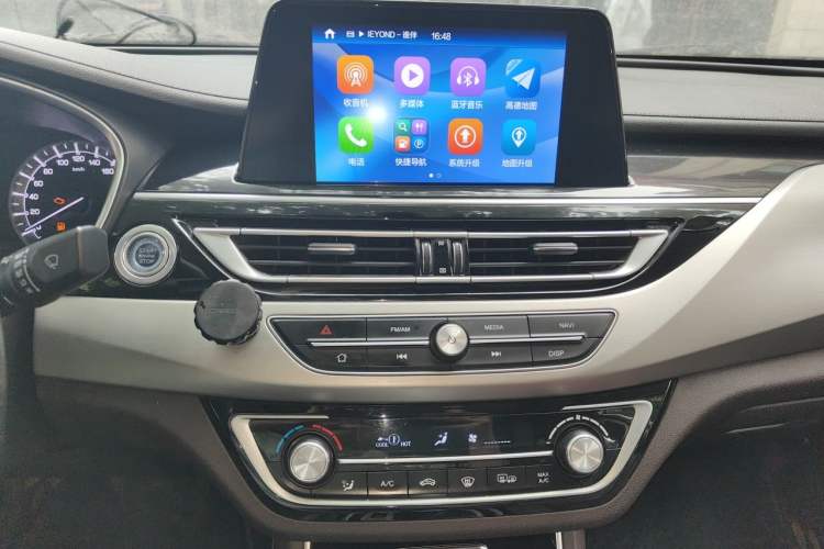 Used CHANGAN Raeton CC 2018 1.5T Automatic Elegant Starry Edition China V Standard Audio And AC Panel