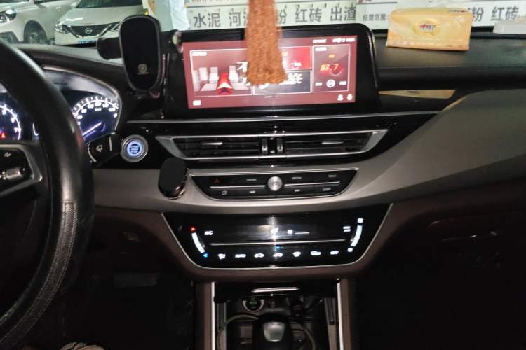 Used CHANGAN Raeton CC 2018 1.5T Automatic Haoya Model China V Standard Audio And AC Panel