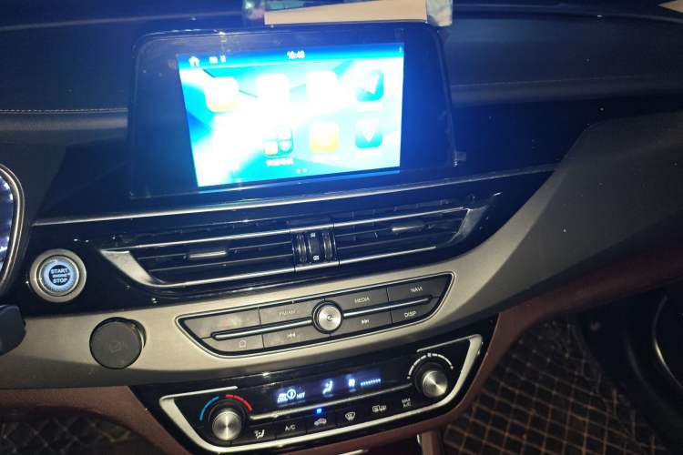 Used CHANGAN Raeton CC 2018 1.5T Automatic Elegant Starry Edition China V Standard Audio And AC Panel