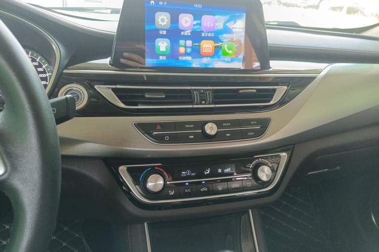 Used CHANGAN Raeton CC 2018 1.5T Automatic Elegant Starry Edition China V Standard Audio And AC Panel
