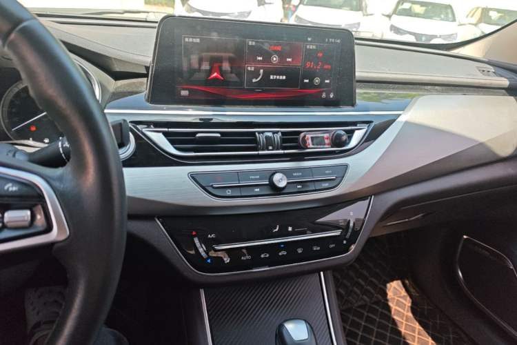 Used CHANGAN Raeton CC 2018 1.5T Automatic Haoya Model Guangmang Edition China V Standard Audio And AC Panel