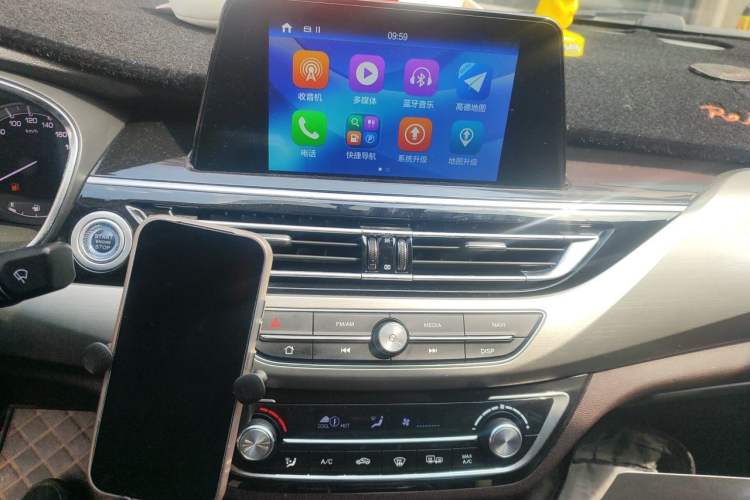 Used CHANGAN Raeton CC 2018 1.5T Automatic Elegant Starry Edition China V Standard Audio And AC Panel