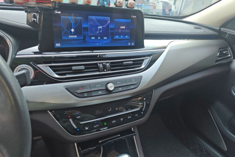 Used CHANGAN Raeton CC 2018 1.5T Automatic Zunya Model China V Standard Audio And AC Panel