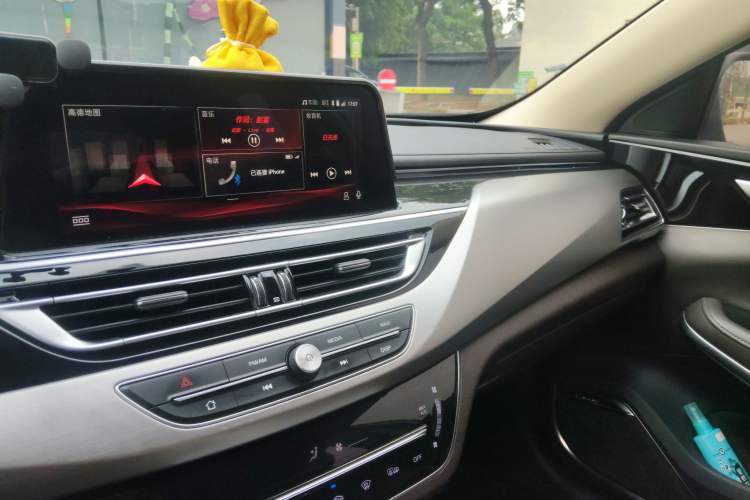 Used CHANGAN Raeton CC 2018 1.5T Automatic Haoya Model Guangmang Edition China V Standard Audio And AC Panel