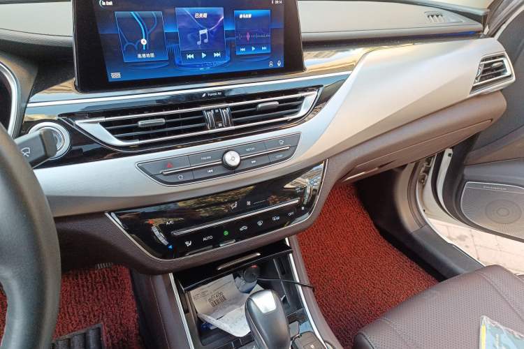 Used CHANGAN Raeton CC 2018 1.5T Automatic Zunya Model China V Standard Audio And AC Panel