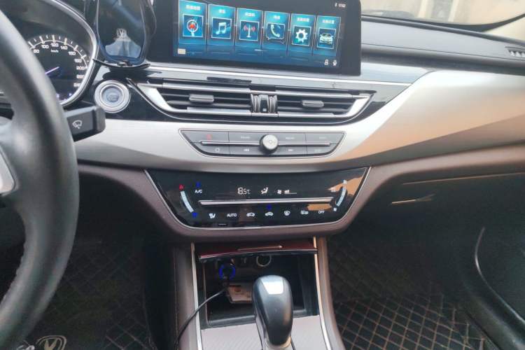 Used CHANGAN Raeton CC 2018 1.5T Automatic Haoya Model China V Standard Audio And AC Panel