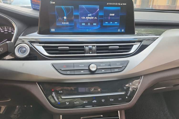 Used CHANGAN Raeton CC 2018 1.5T Automatic Haoya Model Guangmang Edition China V Standard Audio And AC Panel