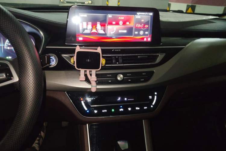 Used CHANGAN Raeton CC 2018 1.5T Automatic Zhiya Model China V Standard Audio And AC Panel
