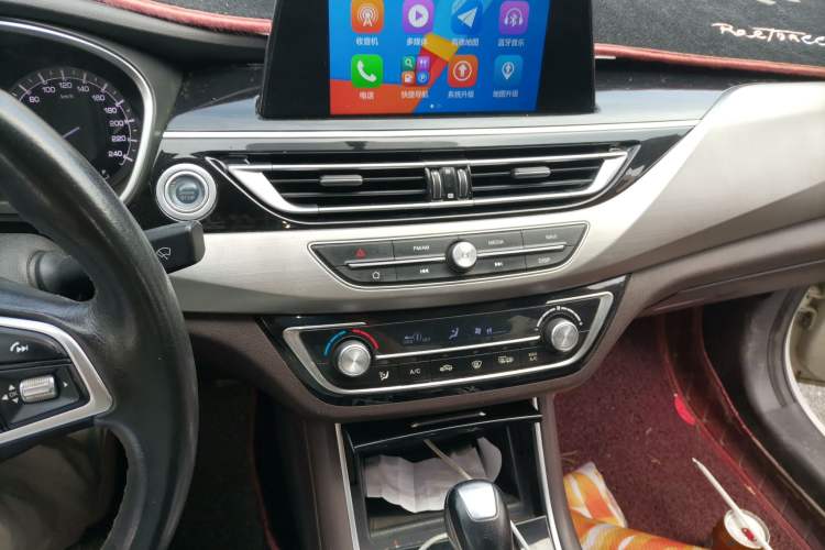 Used CHANGAN Raeton CC 2018 1.5T Automatic Elegant Starry Edition China V Standard Audio And AC Panel