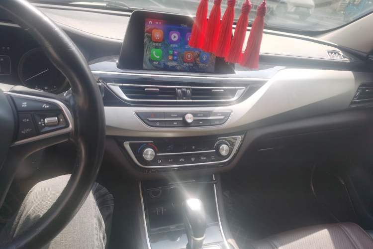 Used CHANGAN Raeton CC 2018 1.5T Automatic Elegant Starry Edition China V Standard Audio And AC Panel