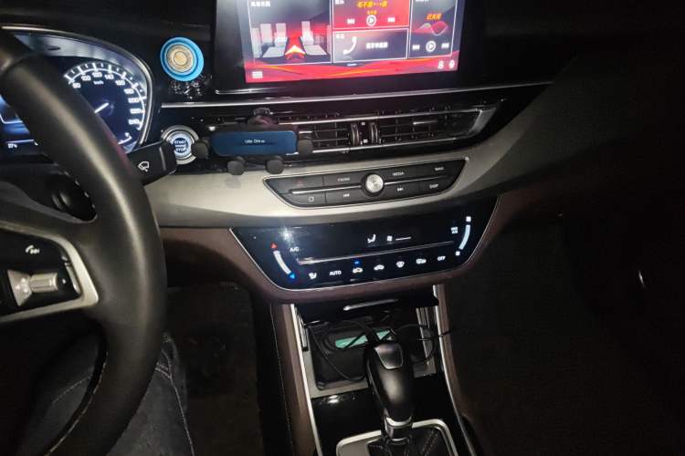 Used CHANGAN Raeton CC 2018 1.5T Automatic Haoya Model China V Standard Audio And AC Panel