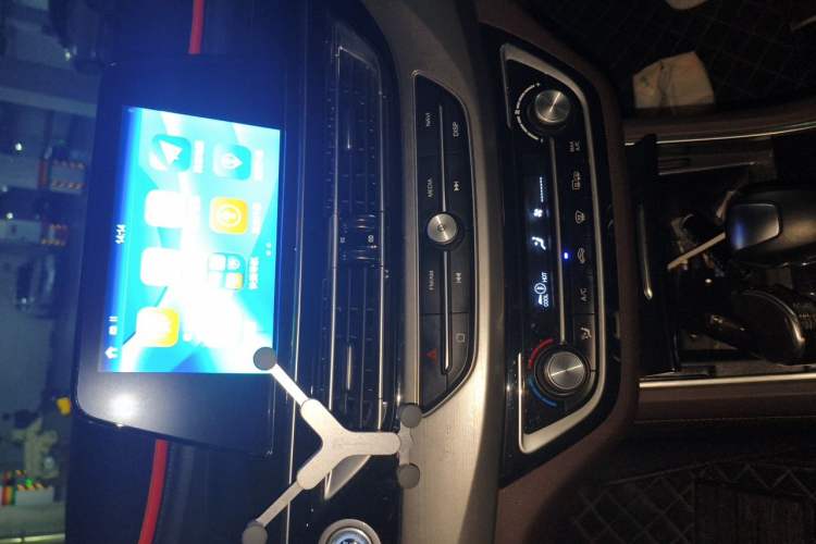Used CHANGAN Raeton CC 2018 1.5T Automatic Elegant Starry Edition China V Standard Audio And AC Panel