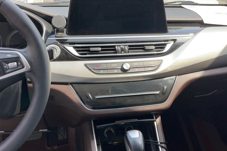 Used CHANGAN Raeton CC 2018 1.5T Automatic Haoya Model China V Standard Audio And AC Panel