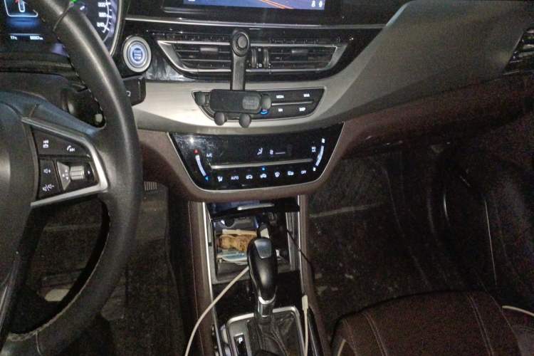 Used CHANGAN Raeton CC 2018 1.5T Automatic Haoya Model Guangmang Edition China V Standard Audio And AC Panel