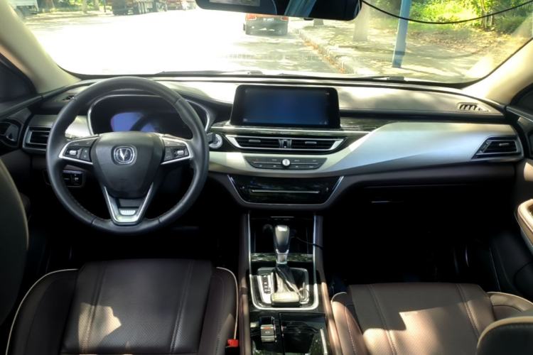 Used CHANGAN Raeton CC 2018 1.5T Automatic Zhiya Model China V Standard Center Console