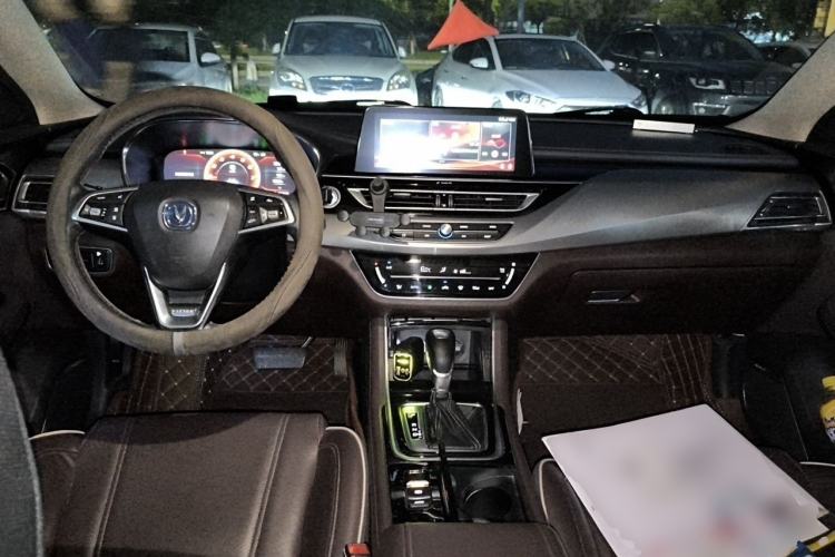 Used CHANGAN Raeton CC 2018 1.5T Automatic Zhiya Model China V Standard Center Console