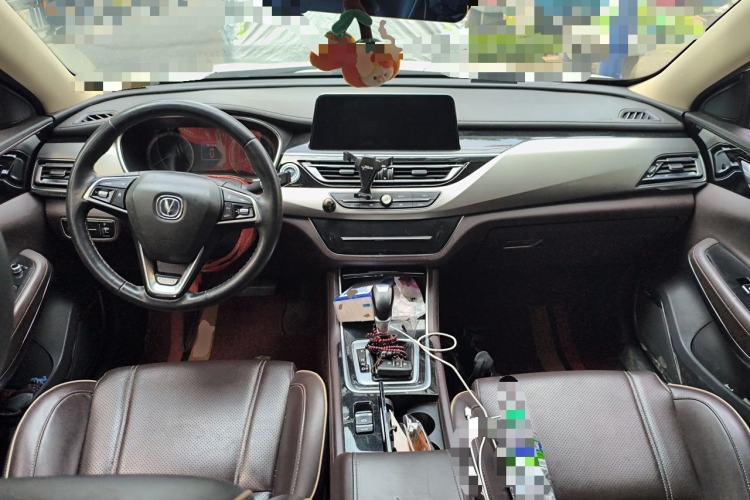 Used CHANGAN Raeton CC 2018 1.5T Automatic Haoya Model Guangmang Edition China V Standard Center Console