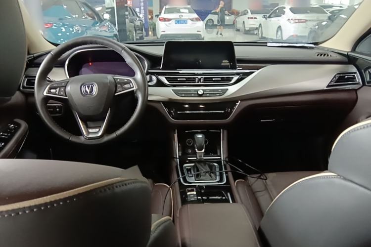 Used CHANGAN Raeton CC 2018 1.5T Automatic Zhiya Model China V Standard Center Console