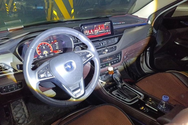 Used CHANGAN Raeton CC 2018 1.5T Automatic Zunya Model China V Standard Center Console