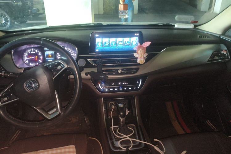 Used CHANGAN Raeton CC 2018 1.5T Automatic Haoya Model Guangmang Edition China V Standard Center Console