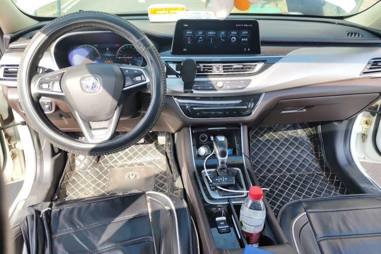 Used CHANGAN Raeton CC 2018 1.5T Automatic Zhiya Model China V Standard Center Console