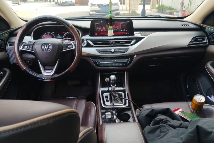 Used CHANGAN Raeton CC 2018 1.5T Automatic Zhiya Model China V Standard Center Console