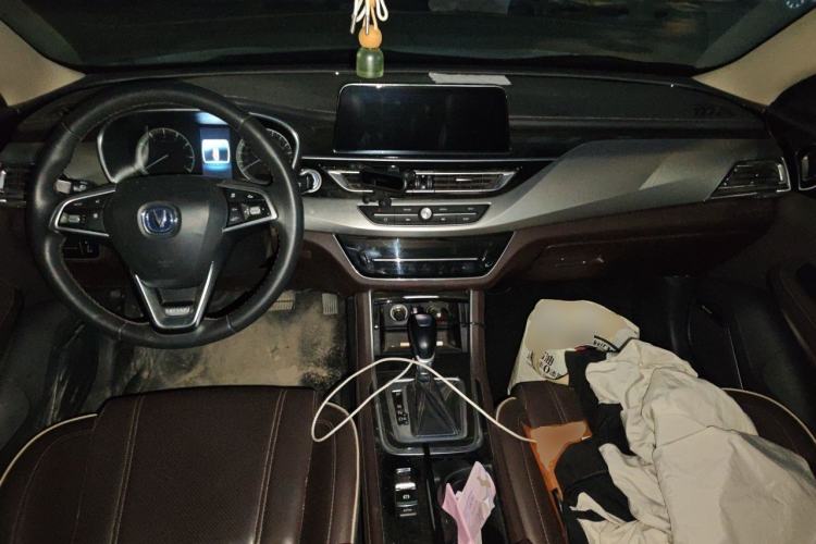 Used CHANGAN Raeton CC 2018 1.5T Automatic Haoya Model Guangmang Edition China V Standard Center Console