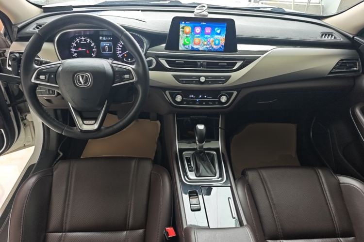 Used CHANGAN Raeton CC 2018 1.5T Automatic Elegant Starry Edition China V Standard Center Console