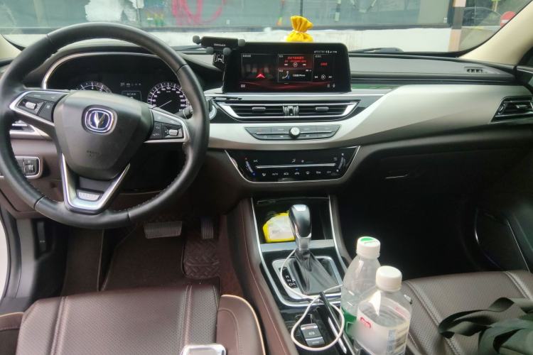 Used CHANGAN Raeton CC 2018 1.5T Automatic Haoya Model Guangmang Edition China V Standard Center Console