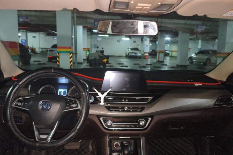 Used CHANGAN Raeton CC 2018 1.5T Automatic Elegant Starry Edition China V Standard Center Console