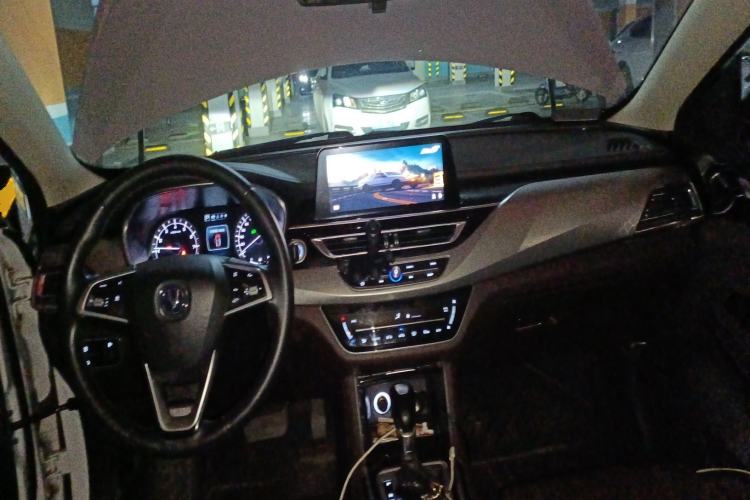 Used CHANGAN Raeton CC 2018 1.5T Automatic Haoya Model Guangmang Edition China V Standard Center Console
