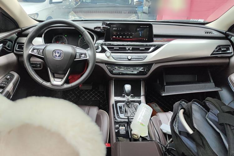 Used CHANGAN Raeton CC 2018 1.5T Automatic Haoya Model Guangmang Edition China V Standard Center Console