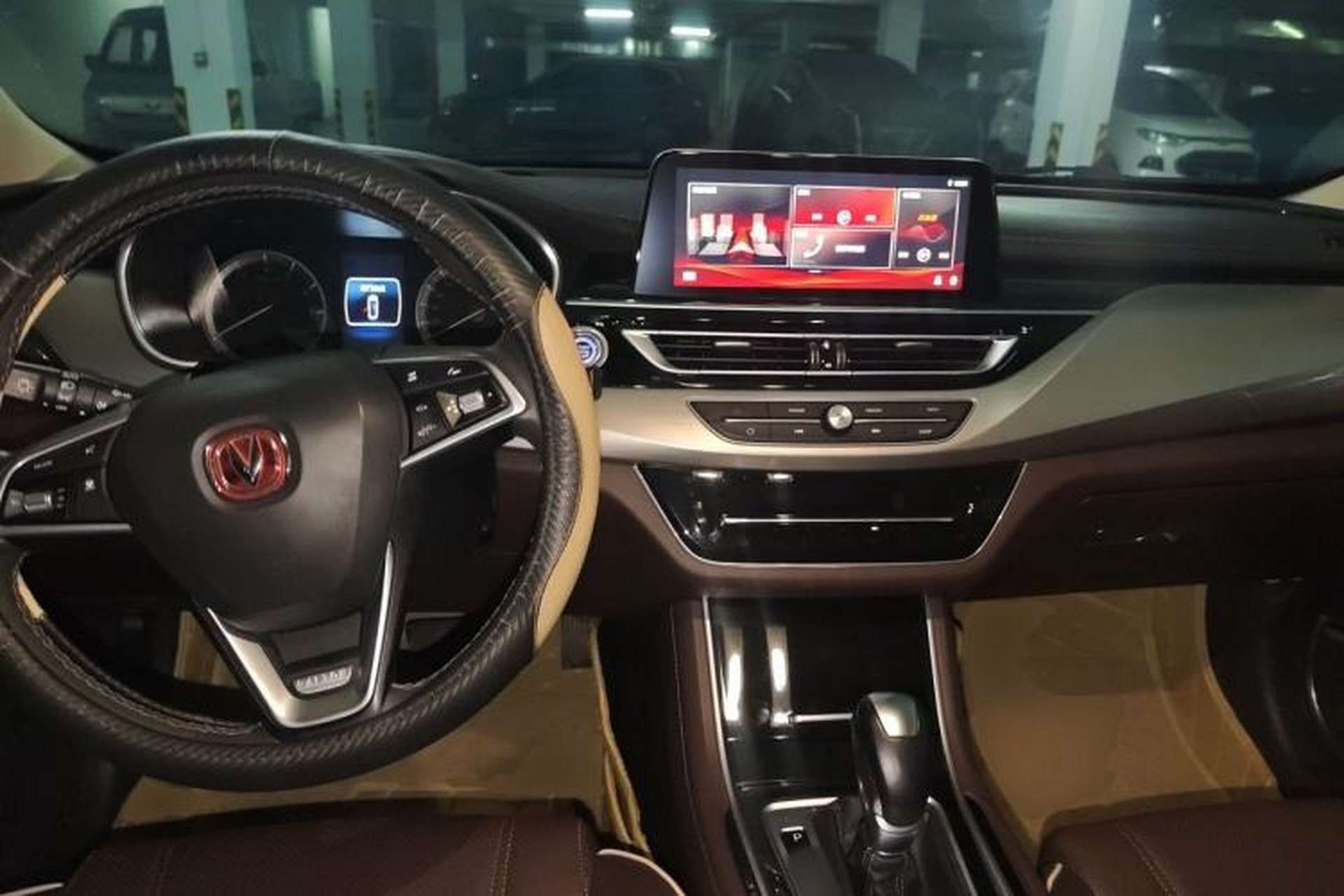 Used CHANGAN Raeton CC 2018 1.5T Automatic Haoya Model Guangmang Edition China V Standard Center Console