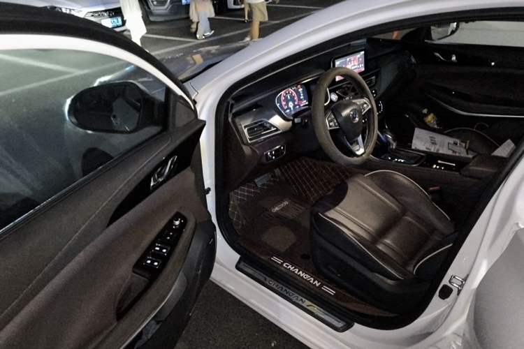Used CHANGAN Raeton CC 2018 1.5T Automatic Zhiya Model China V Standard Driver Seat