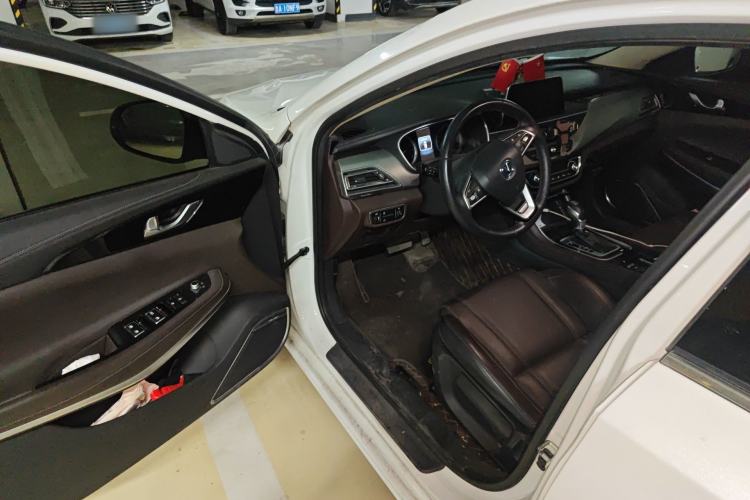 Used CHANGAN Raeton CC 2018 1.5T Automatic Elegant Version China V Standard Driver Seat