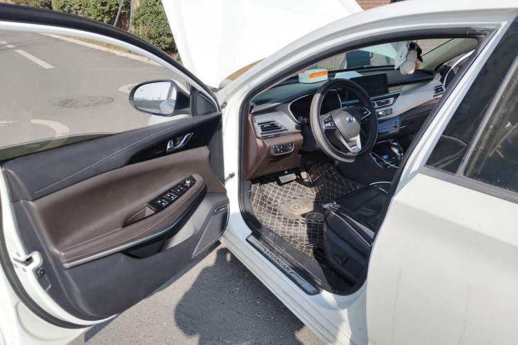 Used CHANGAN Raeton CC 2018 1.5T Automatic Zhiya Model China V Standard Driver Seat