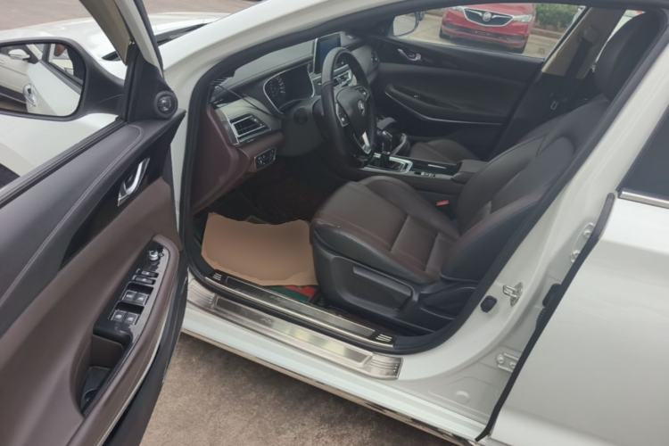 Used CHANGAN Raeton CC 2018 1.5T Manual Elegant Model China V Standard Driver Seat