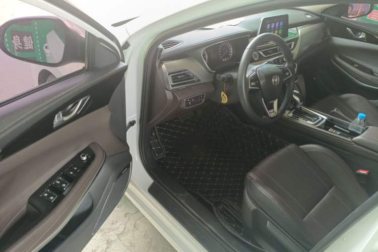 Used CHANGAN Raeton CC 2018 1.5T Automatic Elegant Starry Edition China V Standard Driver Seat