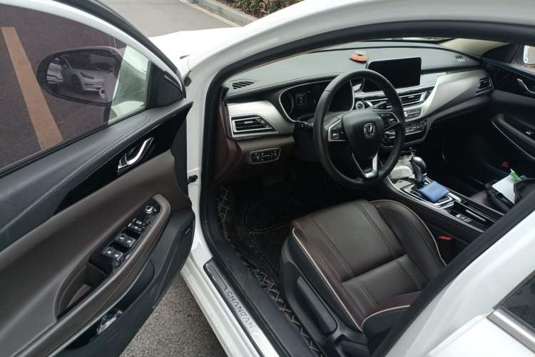 Used CHANGAN Raeton CC 2018 1.5T Automatic Haoya Model China V Standard Driver Seat