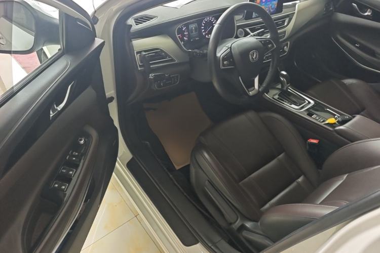 Used CHANGAN Raeton CC 2018 1.5T Automatic Elegant Starry Edition China V Standard Driver Seat