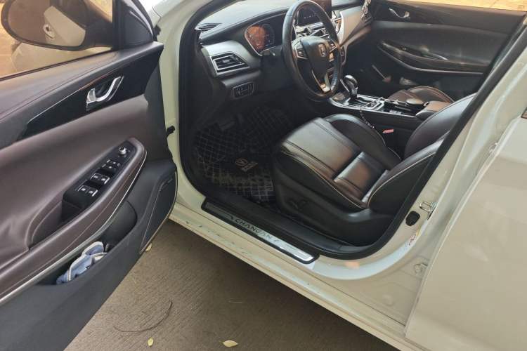 Used CHANGAN Raeton CC 2018 1.5T Automatic Zhiya Model China V Standard Driver Seat
