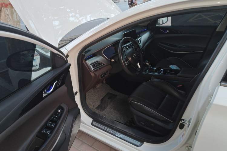 Used CHANGAN Raeton CC 2018 1.5T Automatic Zunya Model China V Standard Driver Seat