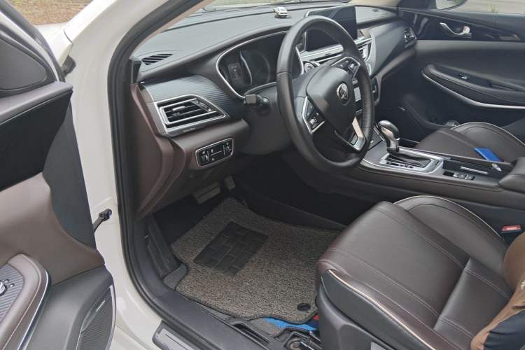 Used CHANGAN Raeton CC 2018 1.5T Automatic Haoya Model Guangmang Edition China V Standard Driver Seat