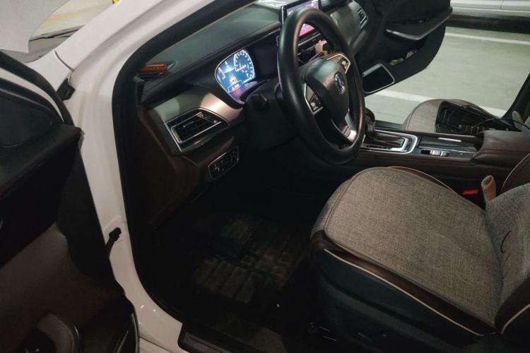 Used CHANGAN Raeton CC 2018 1.5T Automatic Zhiya Model China V Standard Driver Seat