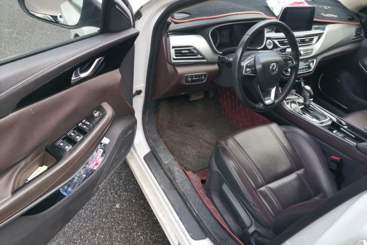 Used CHANGAN Raeton CC 2018 1.5T Automatic Elegant Starry Edition China V Standard Driver Seat