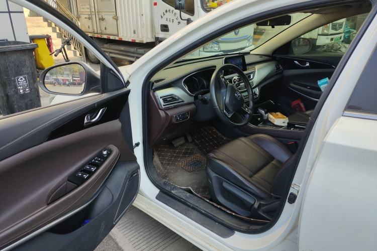 Used CHANGAN Raeton CC 2018 1.5T Automatic Elegant Version China V Standard Driver Seat