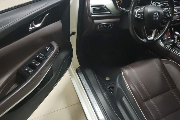 Used CHANGAN Raeton CC 2018 1.5T Automatic Haoya Model Guangmang Edition China V Standard Driver Seat