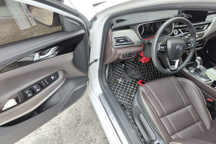 Used CHANGAN Raeton CC 2018 1.5T Automatic Haoya Model Guangmang Edition China V Standard Driver Seat