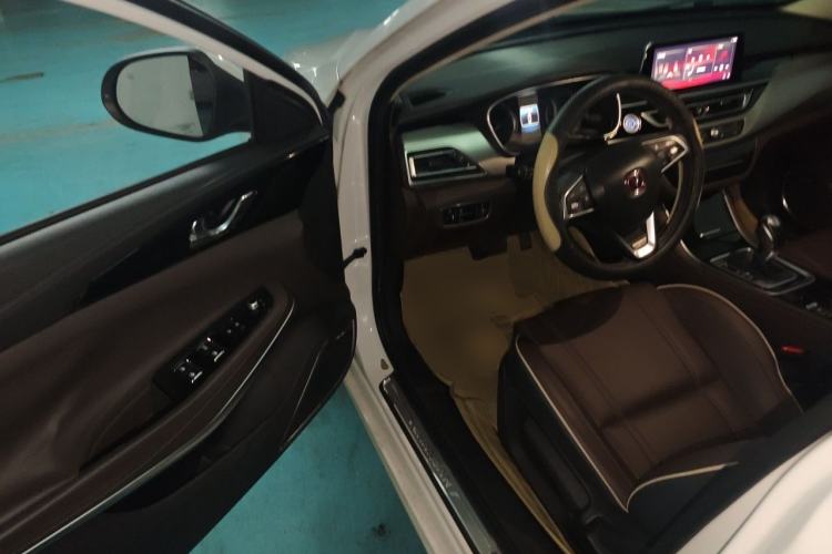 Used CHANGAN Raeton CC 2018 1.5T Automatic Haoya Model Guangmang Edition China V Standard Driver Seat
