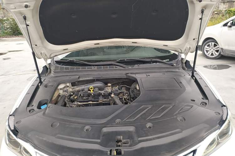Used CHANGAN Raeton CC 2018 1.5T Automatic Zunya Model China V Standard Engine Bay
